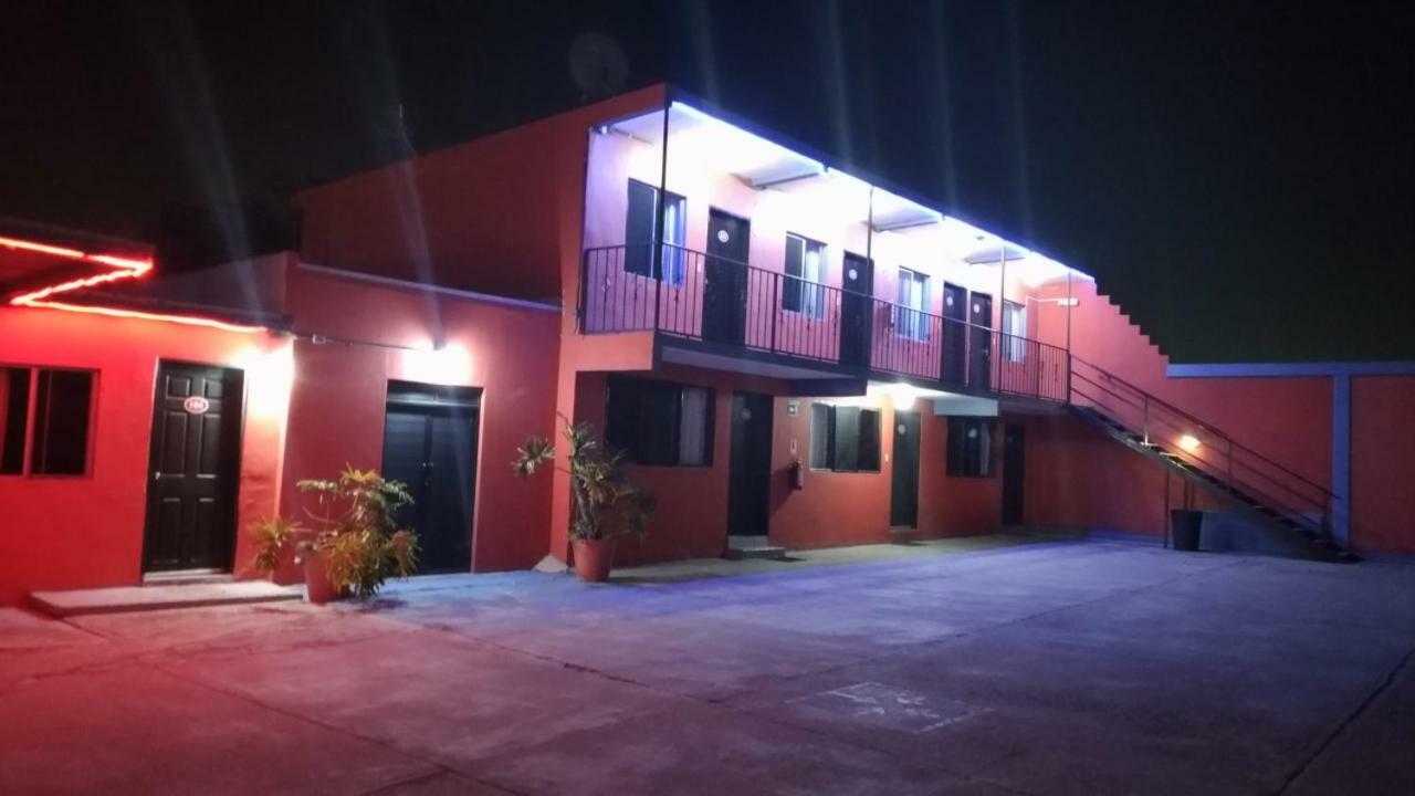 Motel Agora 엔세나다 외부 사진